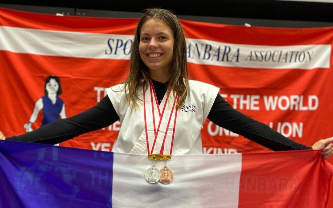 Aurélia Gauthier: Silver Medalist in Japanese Fencing